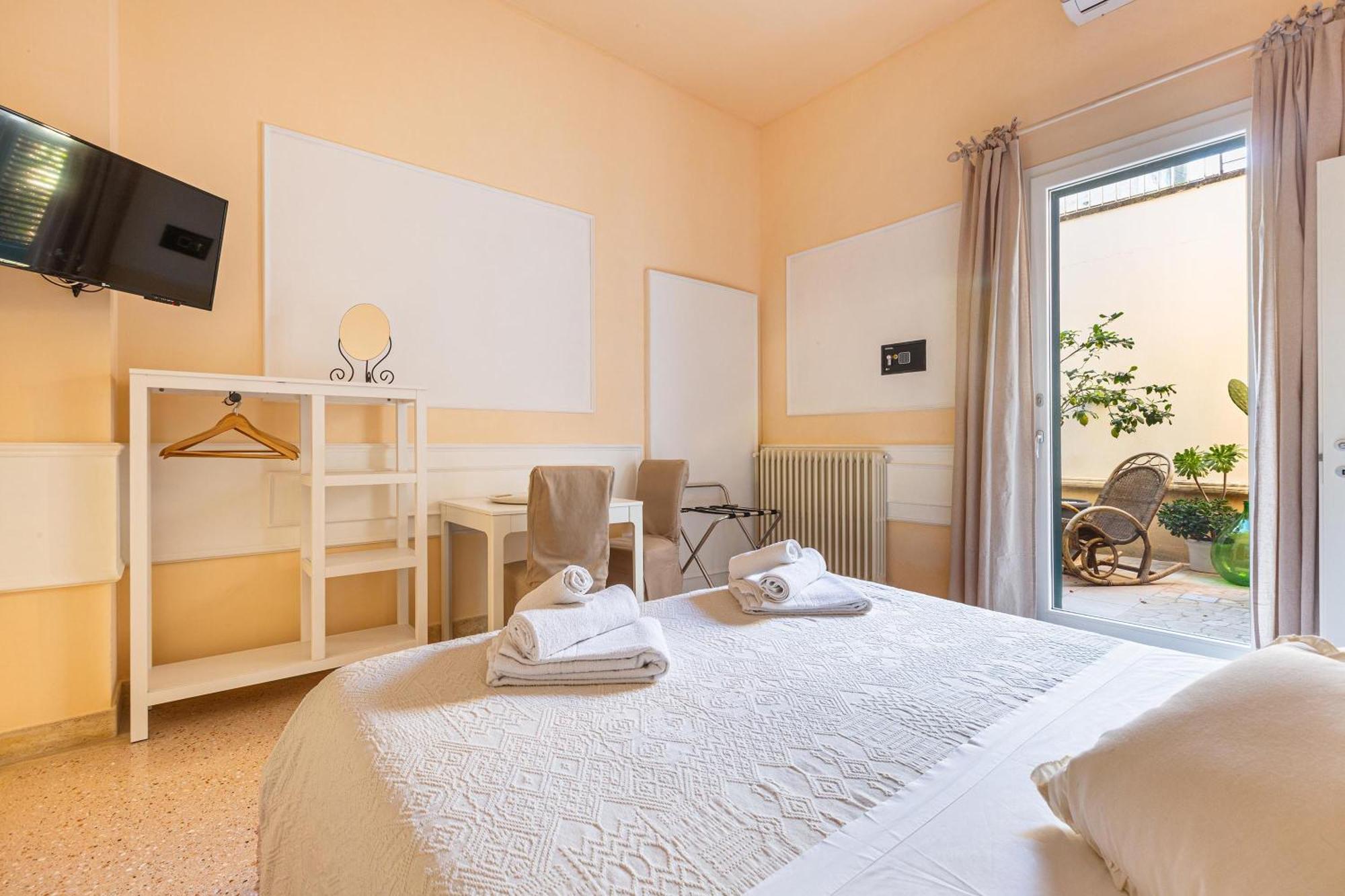 Dimora Le Tre Muse Bed & Breakfast 2*
