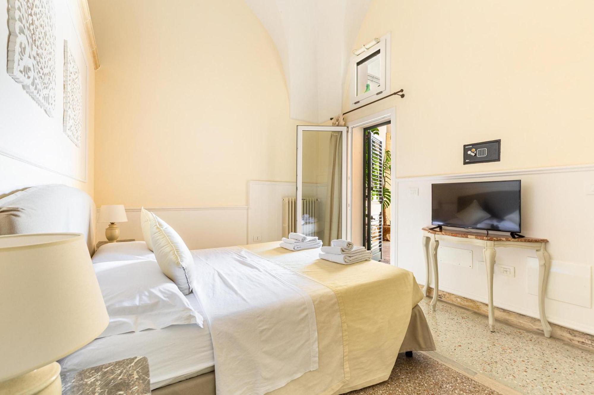 Dimora Le Tre Muse Bed & Breakfast 2*